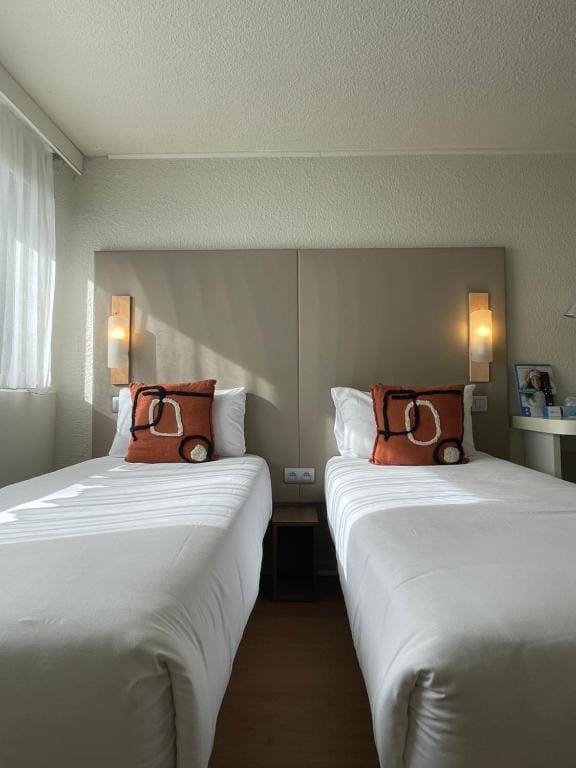 Brit Hotel Quimper Sud Climatisé — 2