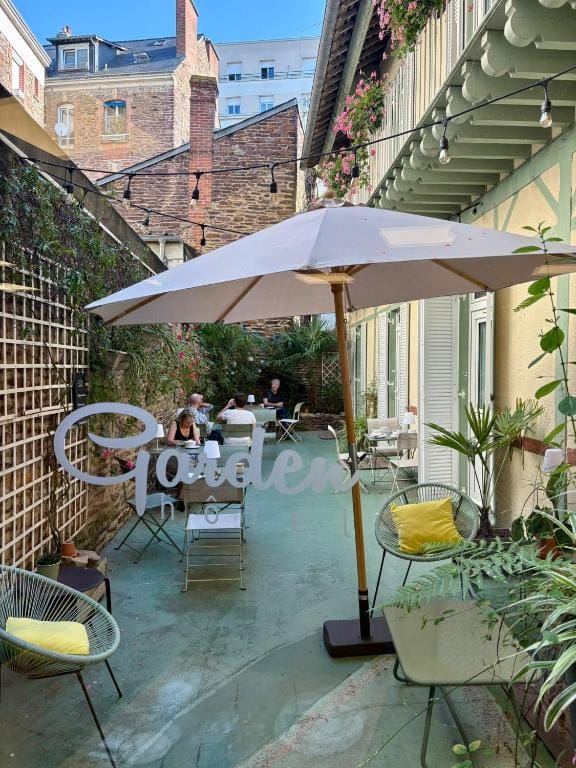 Garden Hotel Rennes Centre Gare — 1