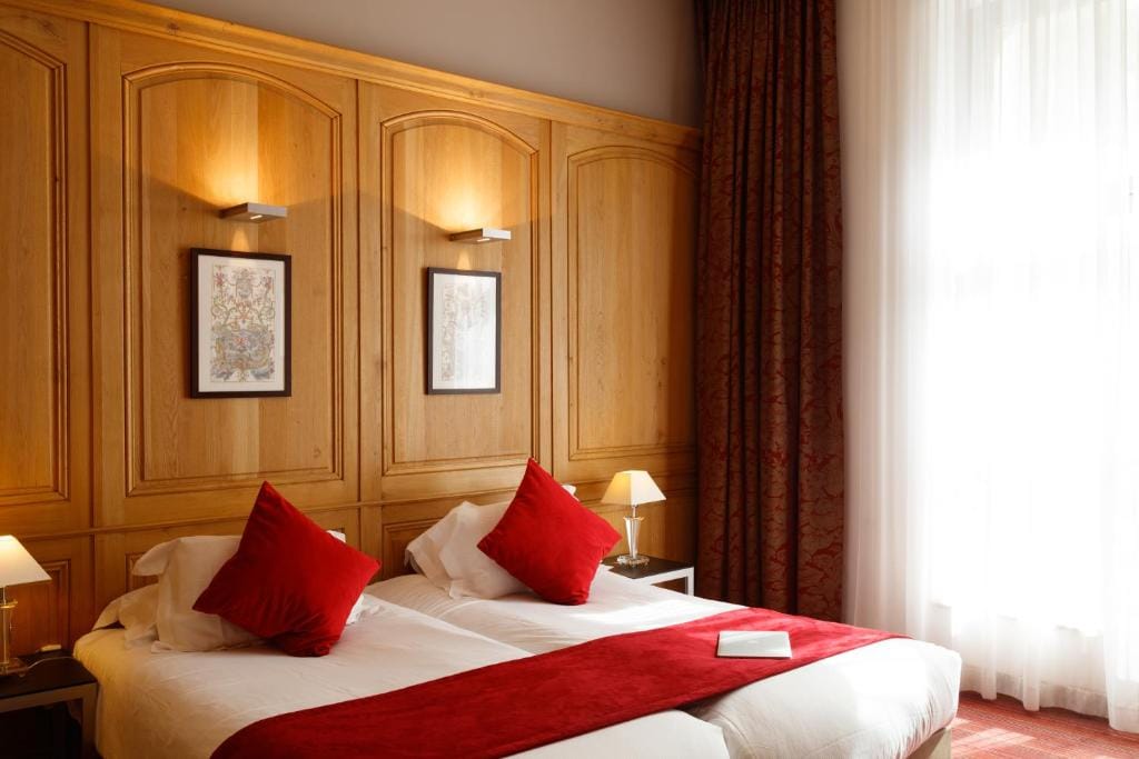 Hôtel de Bourgtheroulde, Autograph Collection — 5