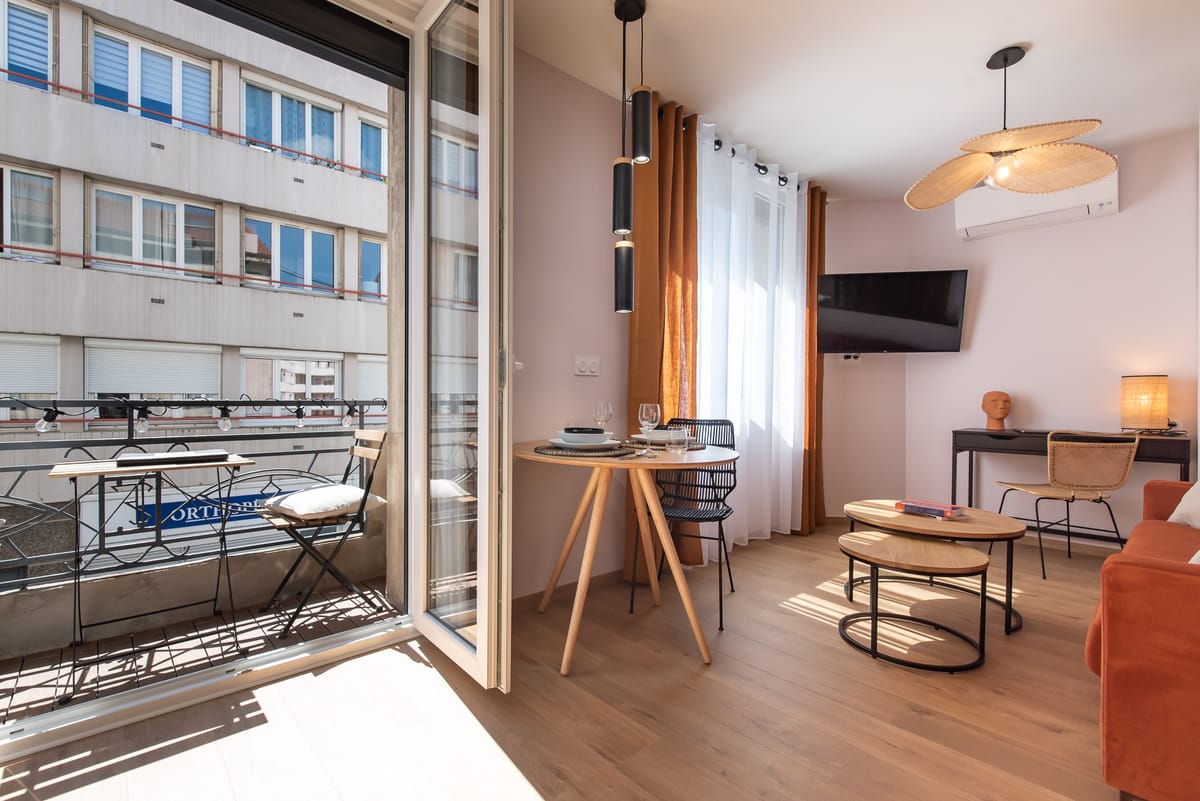 Appartement Saison - Saint Étienne - La Terrasse — 1