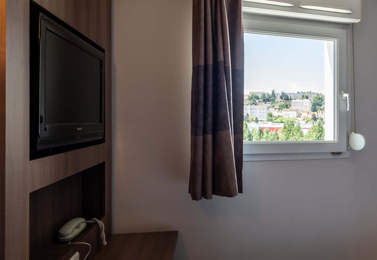 B&B HOTEL Saint-Étienne Monthieu — 4