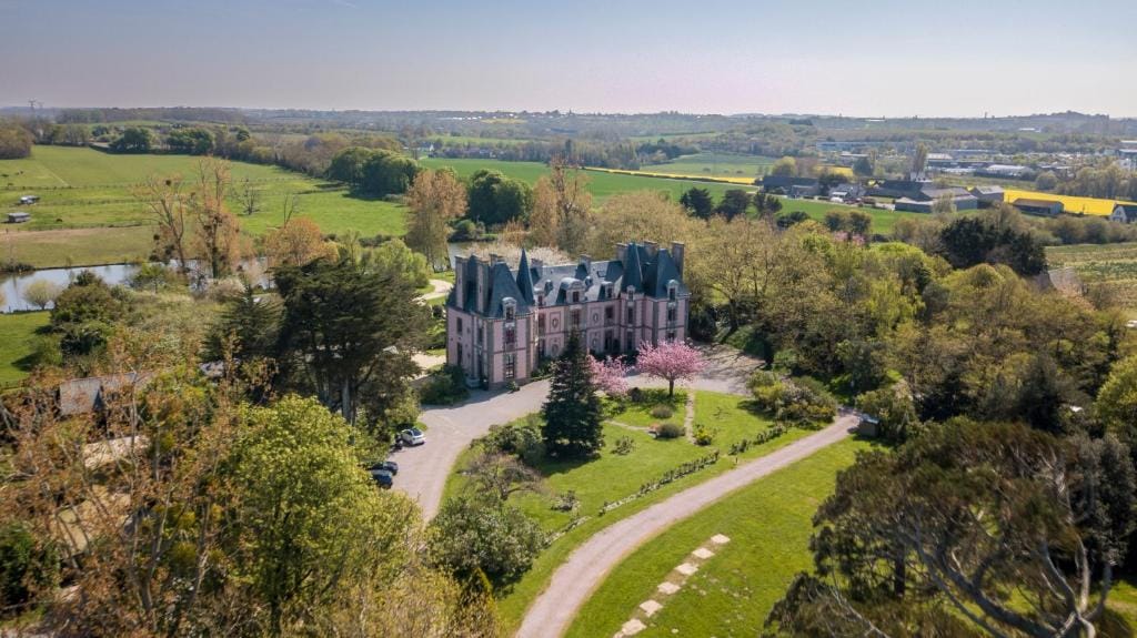 Château Hôtel Du Colombier — 1