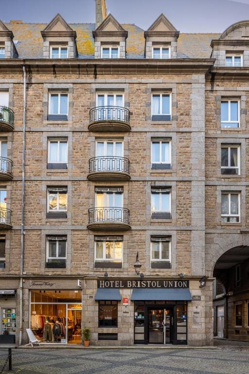 Hôtel Bristol Union Intra Muros — 4