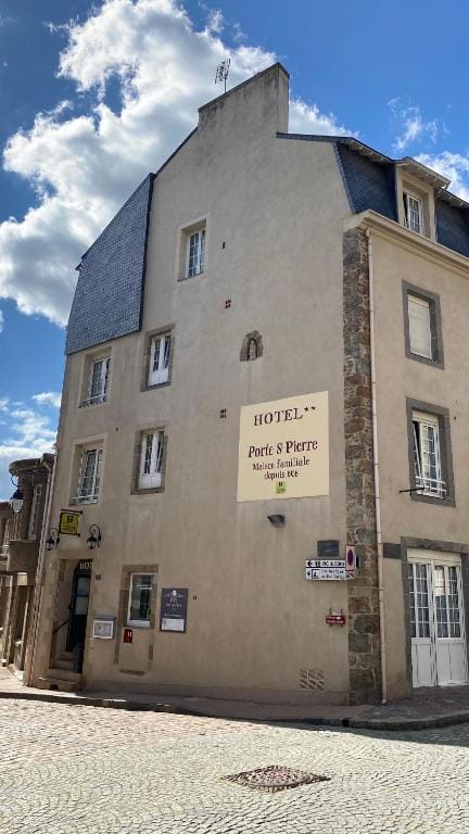 Hôtel La Porte Saint Pierre-Logis Hôtel Intra Muros RÉNOVÉ en 2026 — 4