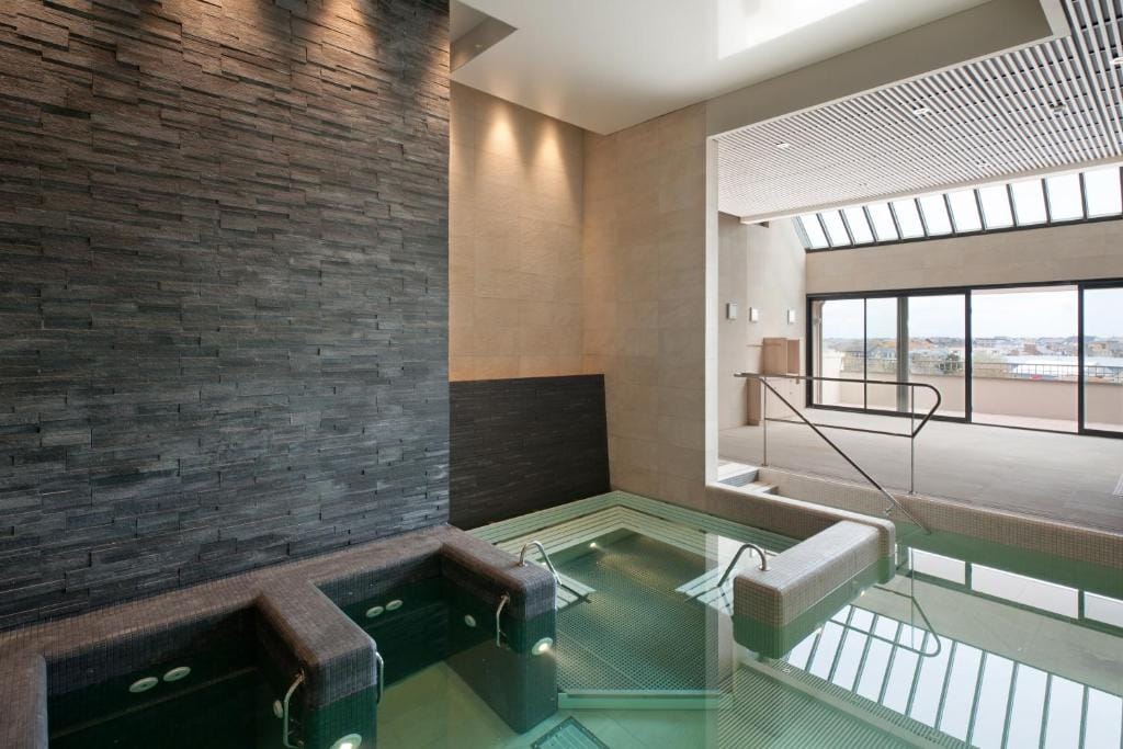 Hôtel Le Nouveau Monde — 4