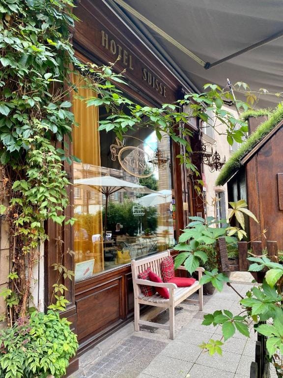 Hotel Suisse — 1