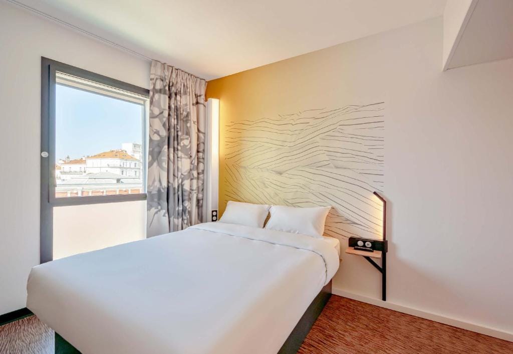 B&B HOTEL Toulon Centre Gare — 1