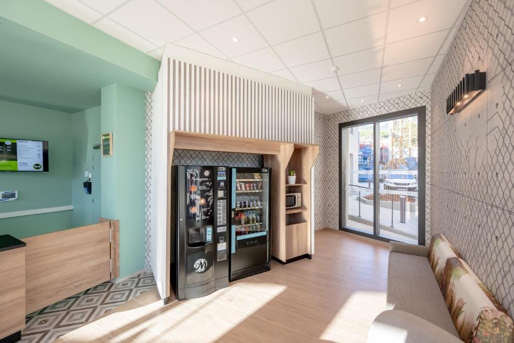 B&B HOTEL Toulon Centre Gare — 4