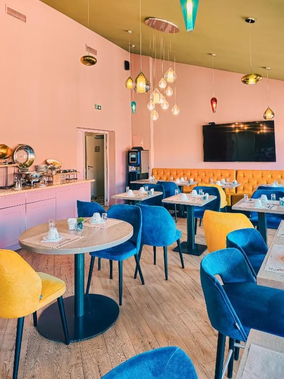 Grand Hôtel Dauphiné Toulon, Boutique Hôtel & Suites — 4