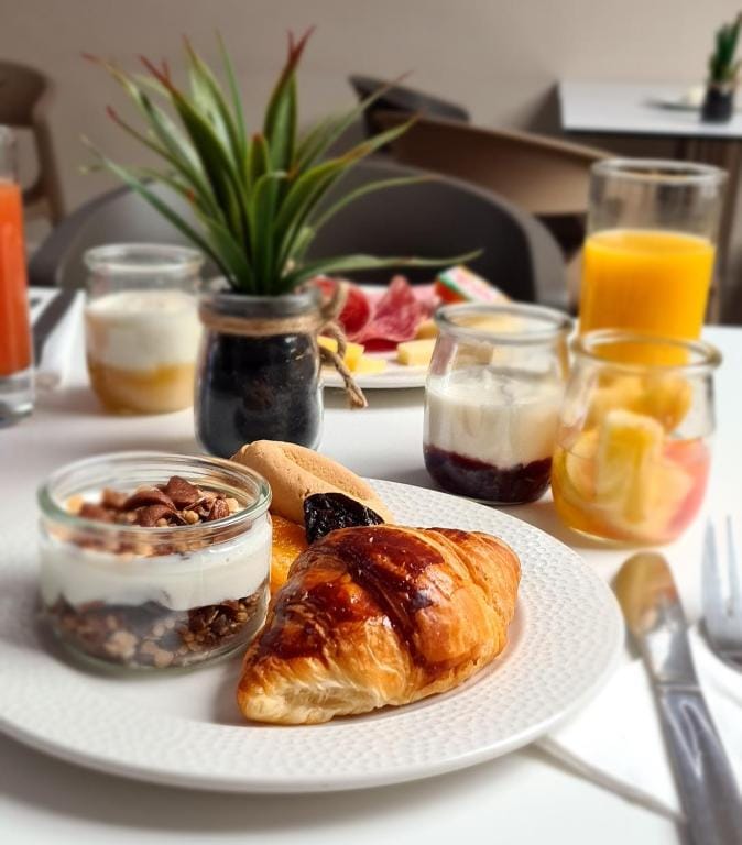 Hôtel Amirauté — 3