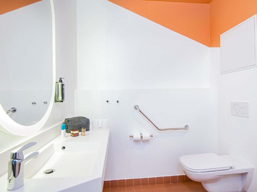 ibis Styles Toulon Centre Port — 2