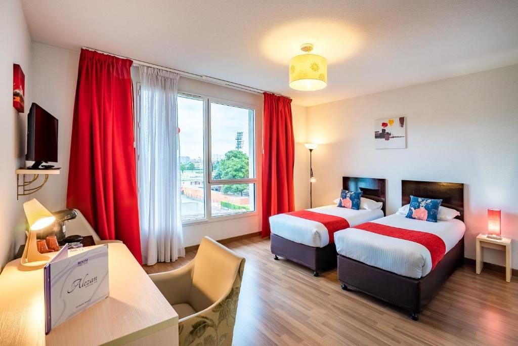 Alezan Hôtel & Résidence — 2