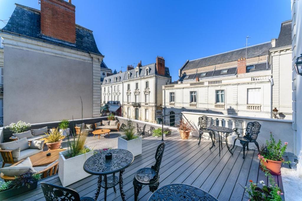 Frenchdoor Tours Corneille — 2