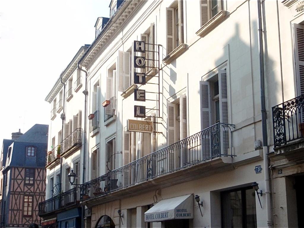 Hotel Colbert — 1