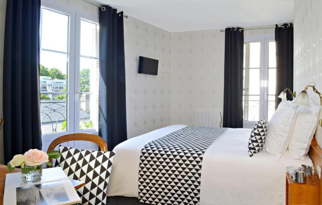 Hôtel Du Manoir — 2