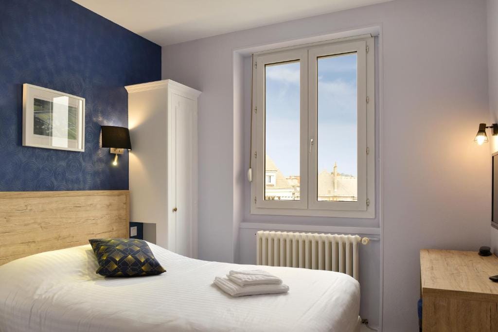 Logis Hôtel Des Châteaux De La Loire — 1