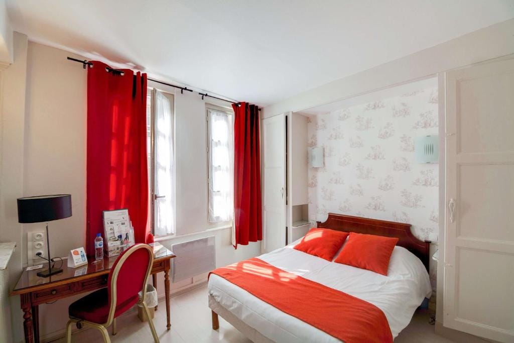 Brit Hotel Comtes De Champagne - Troyes Centre Historique — 2