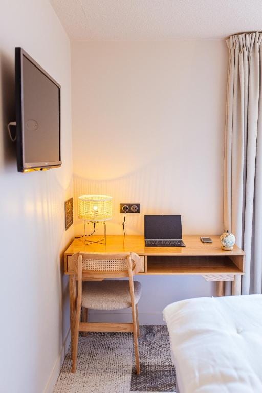 Hotel Bhoma Troyes — 5
