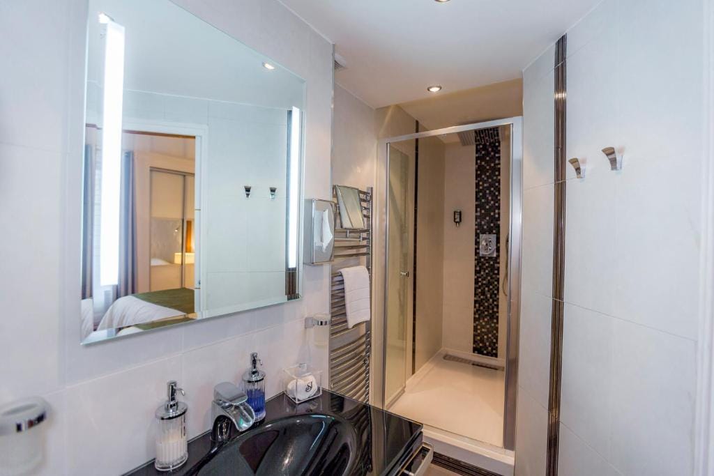 Hotel Relais Saint Jean Troyes — 3