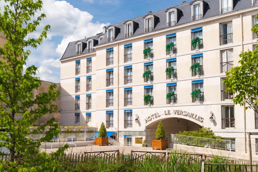 Hôtel Le Versailles — 2