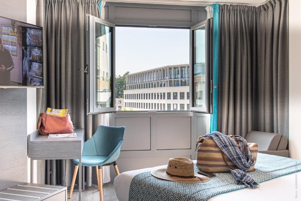 Hôtel Versailles Chantiers — 2