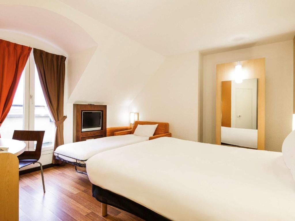 ibis Versailles Château — 2