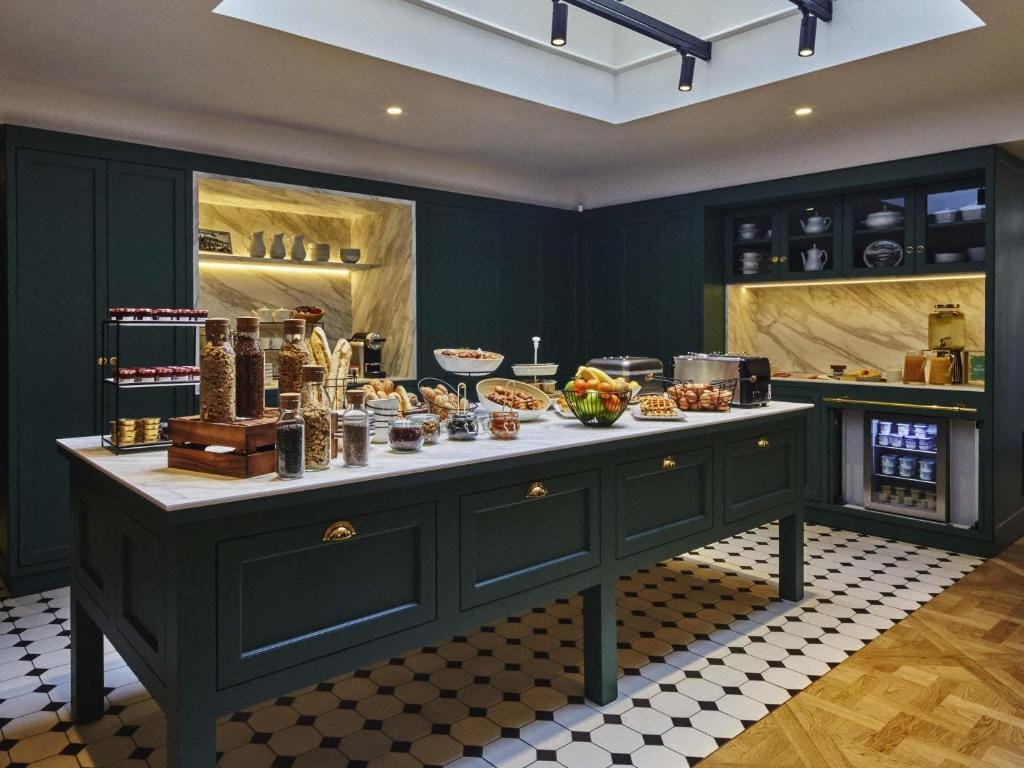 Mercure Versailles Chateau — 4