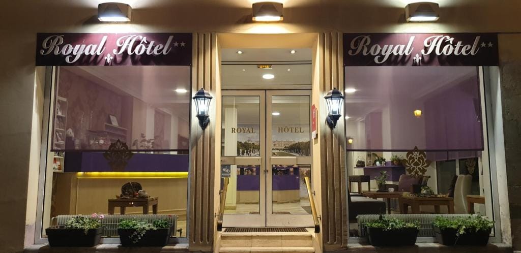 Royal Hotel Versailles — 1